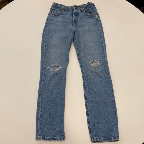 Levi's 501‎ Ripped Distressed Jeans Women's Size 26 Button Fly Light Wash Denim - Picture 1 of 10